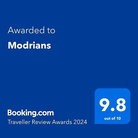 Modrians Bed and Breakfast Runaway Bay Εξωτερικό φωτογραφία