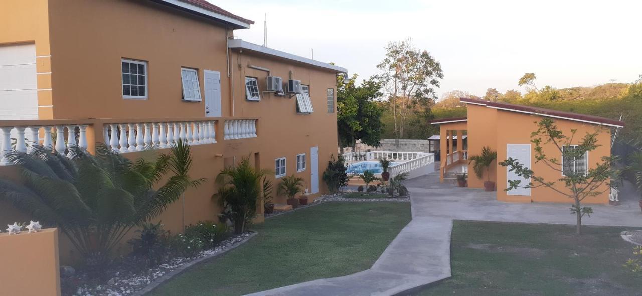 Modrians Bed and Breakfast Runaway Bay Εξωτερικό φωτογραφία
