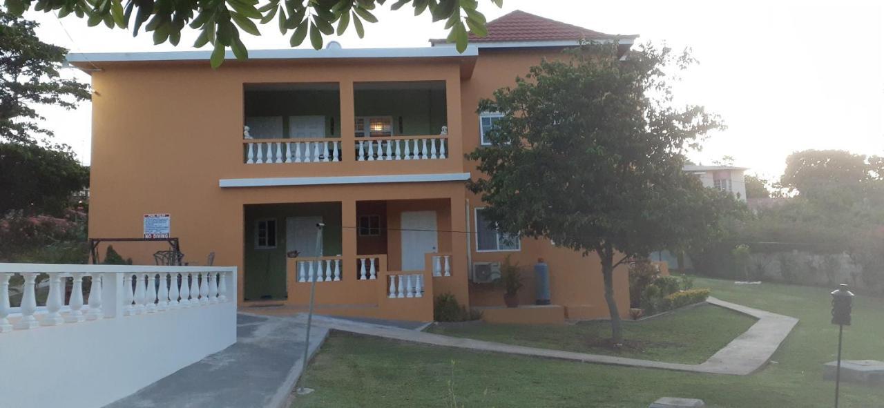 Modrians Bed and Breakfast Runaway Bay Εξωτερικό φωτογραφία