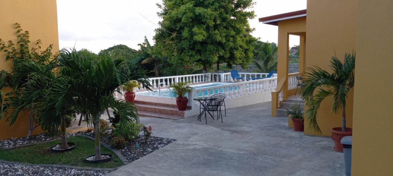 Modrians Bed and Breakfast Runaway Bay Εξωτερικό φωτογραφία