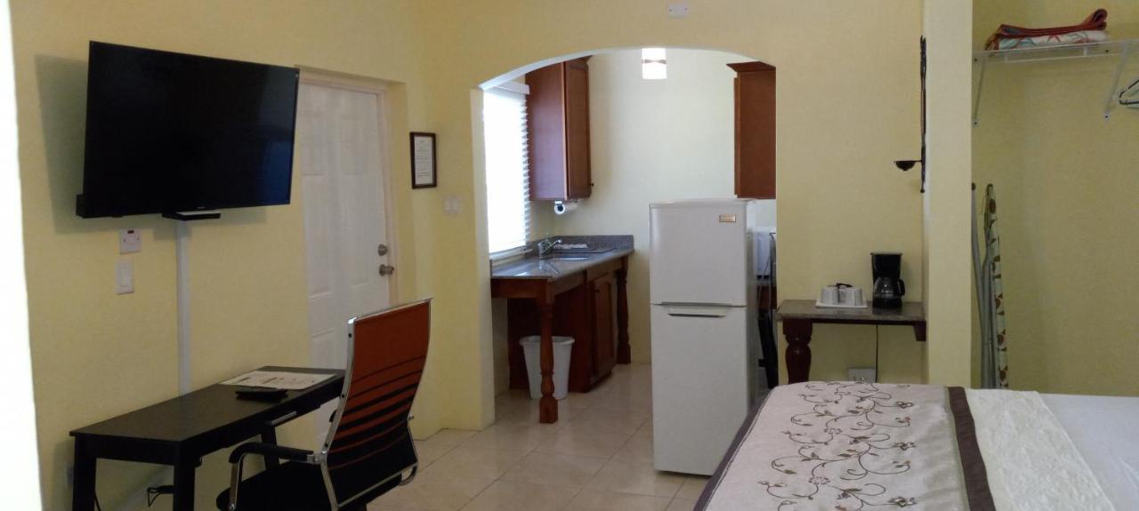 Modrians Bed and Breakfast Runaway Bay Εξωτερικό φωτογραφία