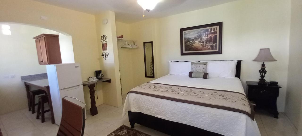 Modrians Bed and Breakfast Runaway Bay Εξωτερικό φωτογραφία