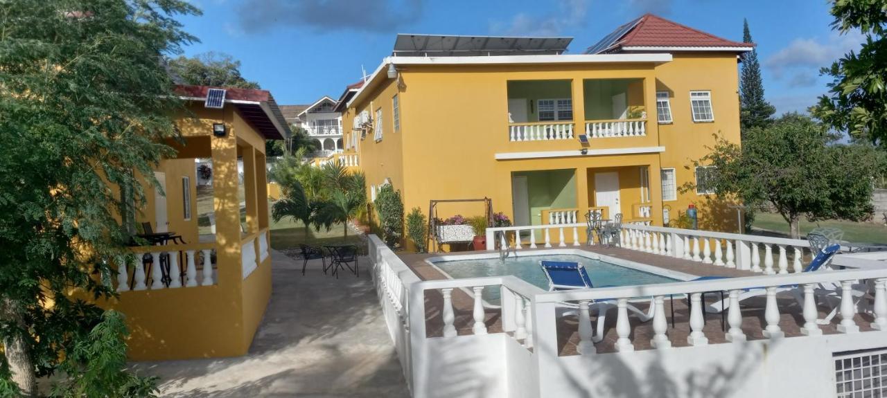 Modrians Bed and Breakfast Runaway Bay Εξωτερικό φωτογραφία
