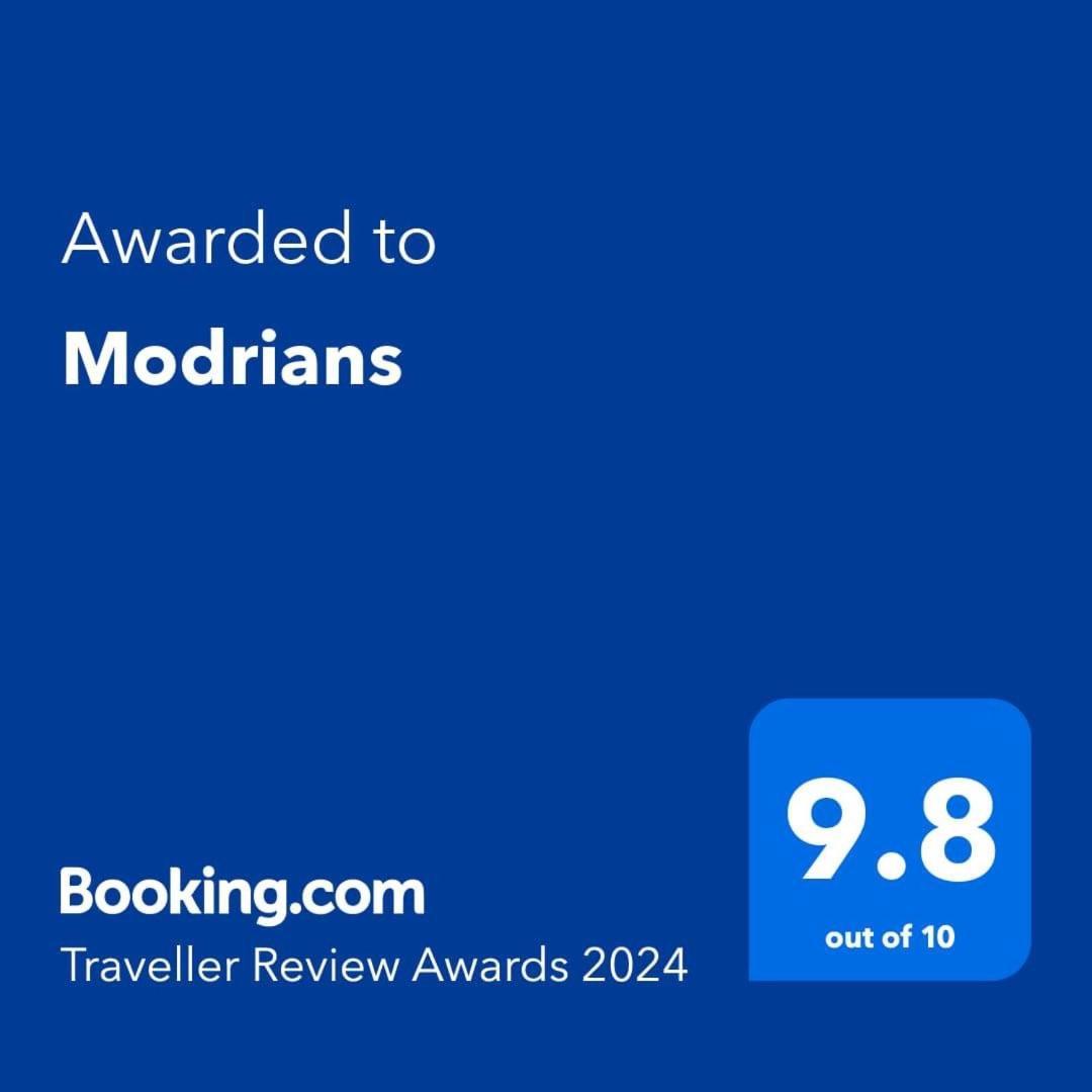 Modrians Bed and Breakfast Runaway Bay Εξωτερικό φωτογραφία