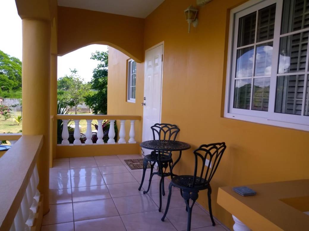 Modrians Bed and Breakfast Runaway Bay Εξωτερικό φωτογραφία